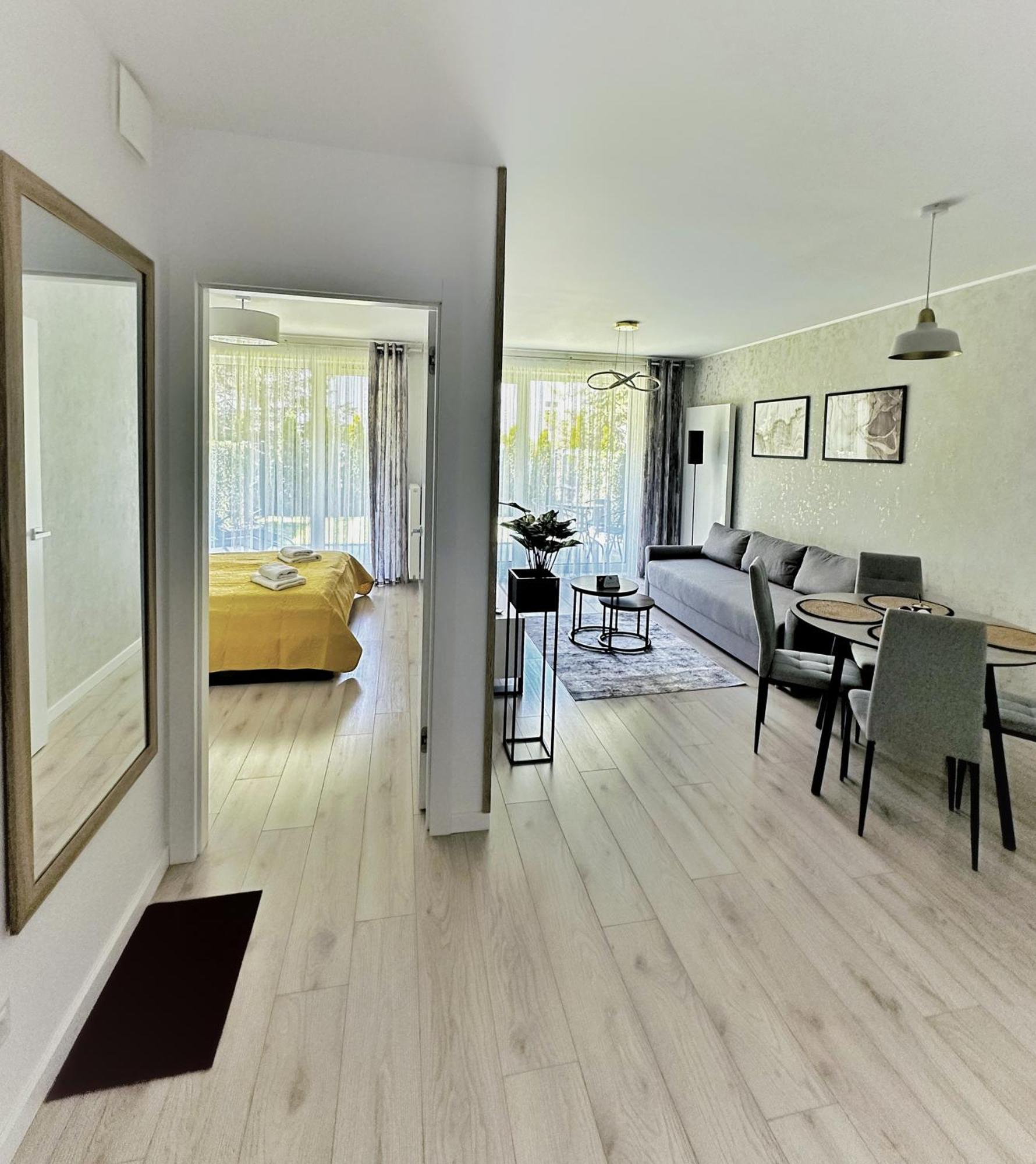Apartament Whiteblue Kolobrzeg Z Duzym Ogrodkiem - 100 M Od Plazy! Whiteblue Kolberg Apartment Mit Grossem Garten - 100 M Vom Strand Entfernt! Whiteblue Kolobrzeg Apartman S Velkou Zahradou - 100 M Od Plaze! Exteriér fotografie